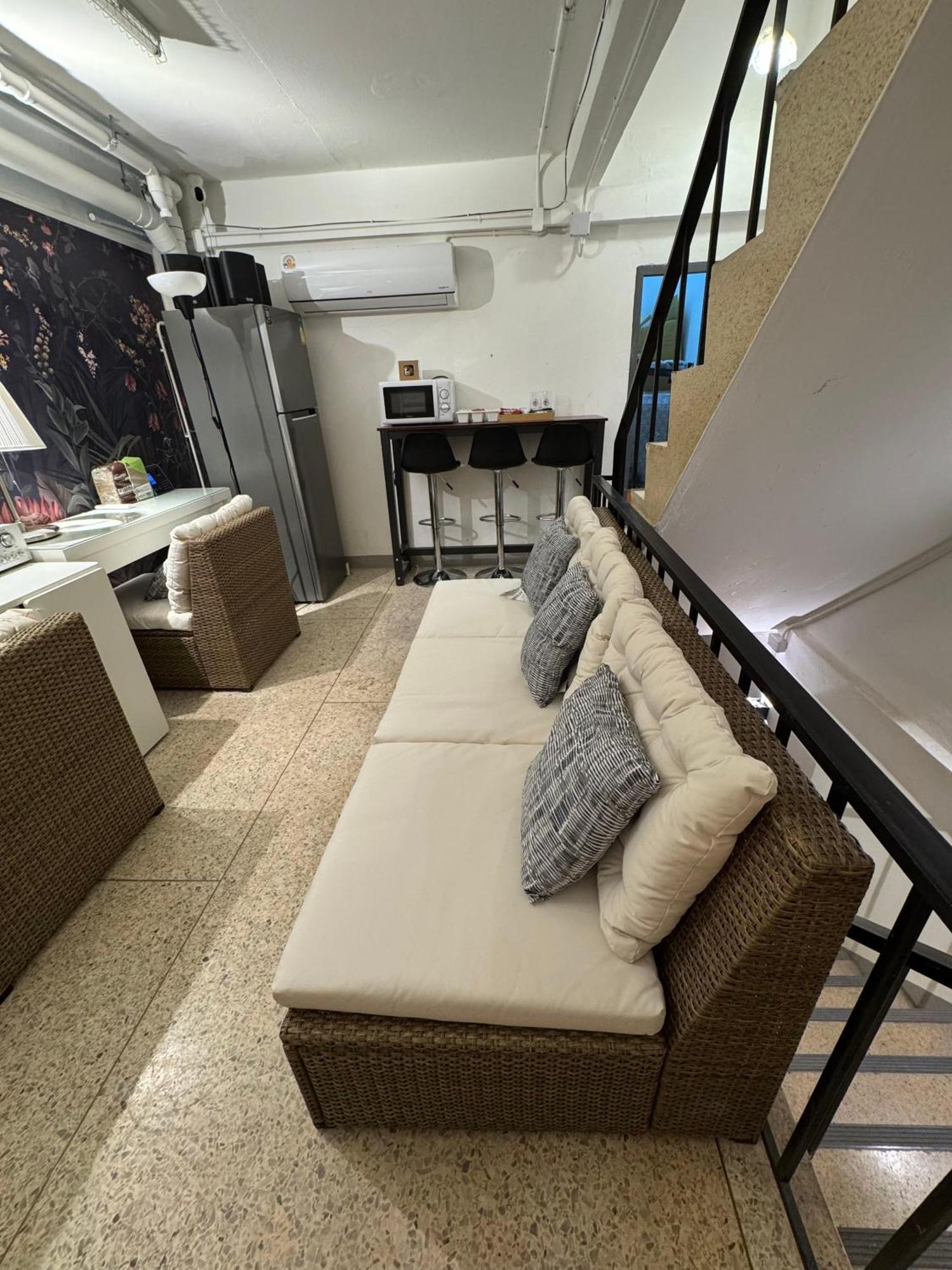 Twenty Two Place Hostel - Sukhumvit 22 Bangkok Luaran gambar
